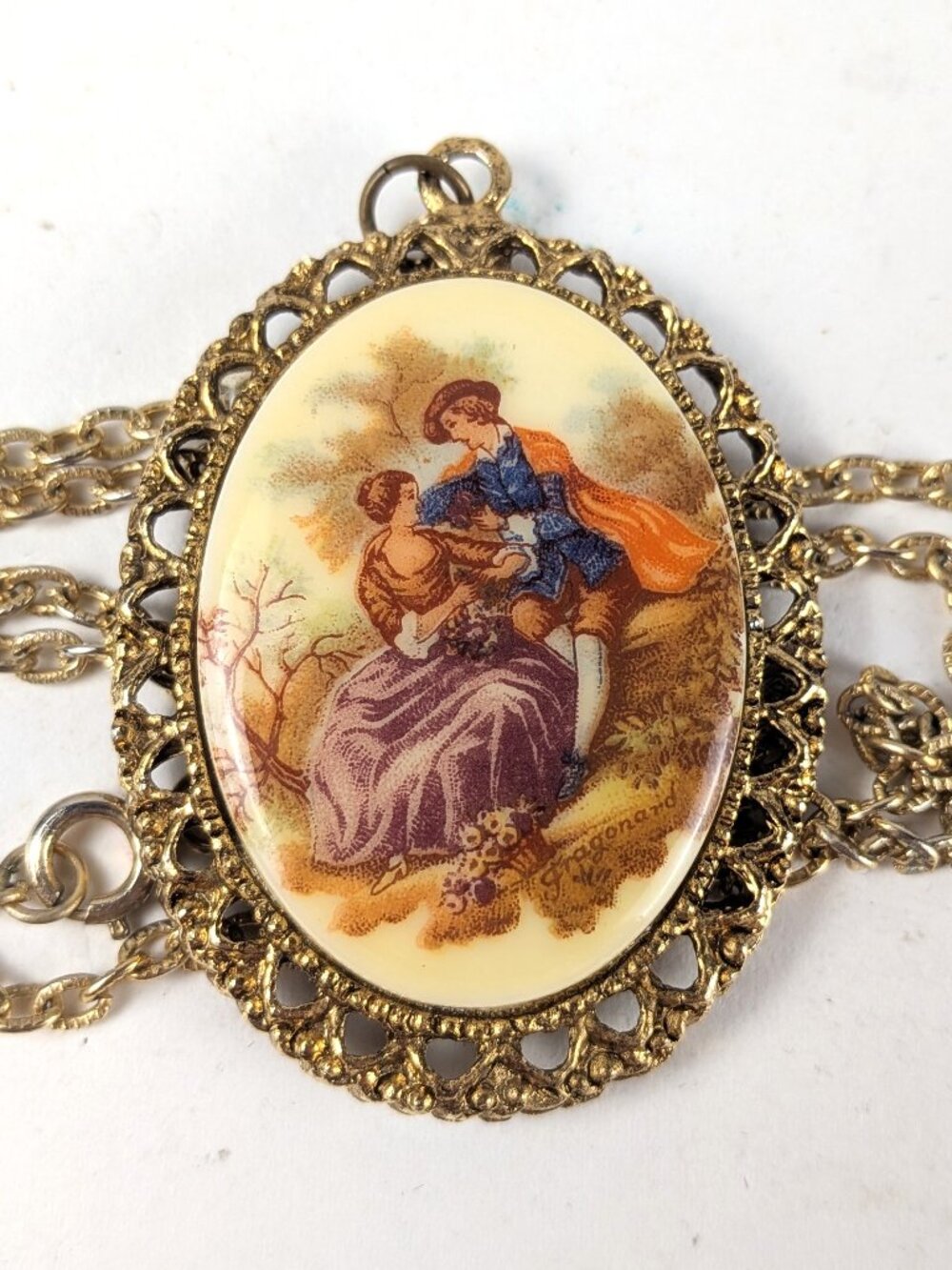 Vintage Victorian Courting Couple Porcelain Cameo Pendant Necklace